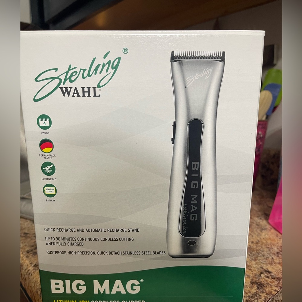 Wahl Professional Cordless Clipper with stand